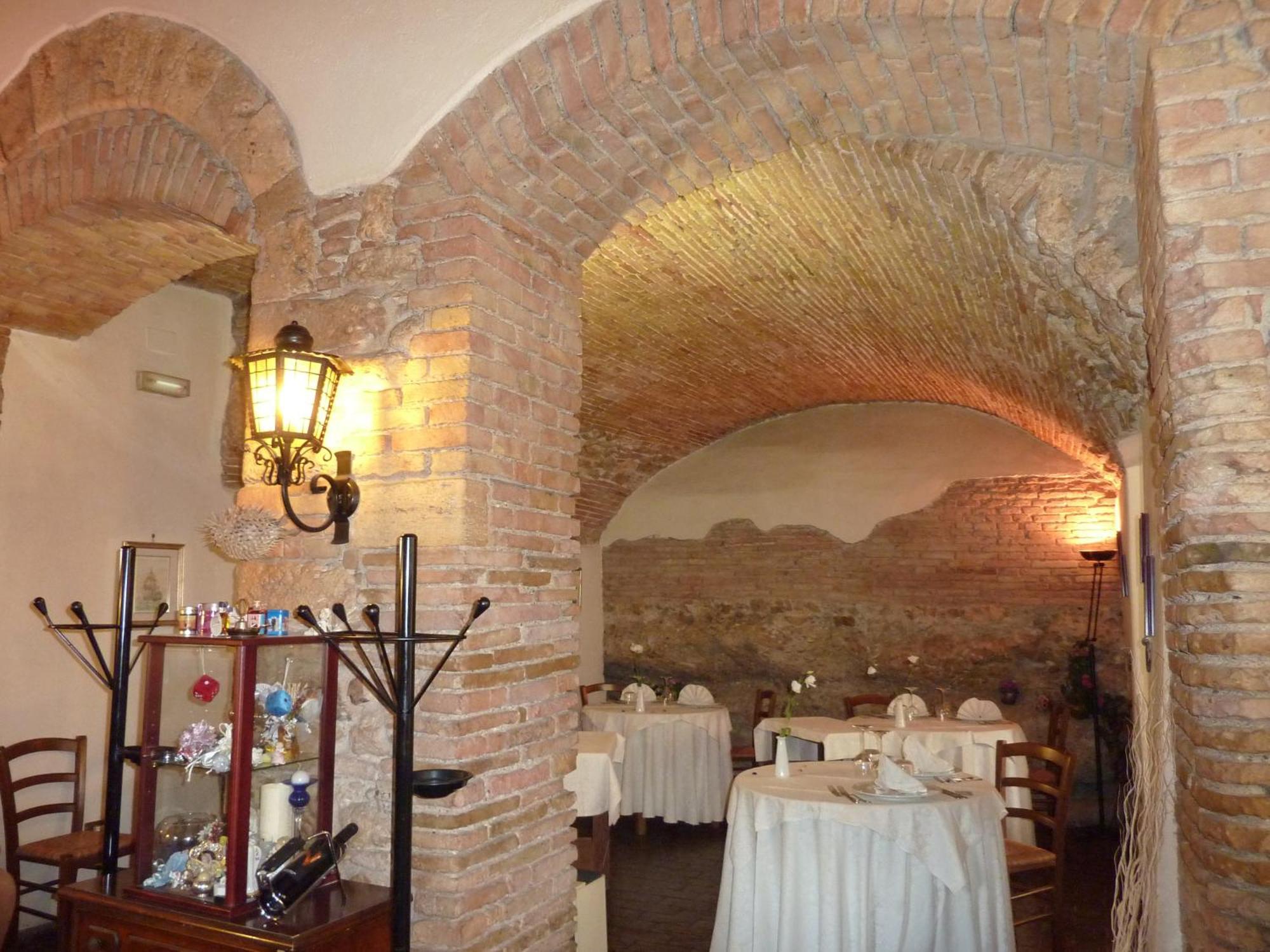 Hotel La Rocca à Narni Extérieur photo